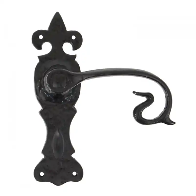 Bestel Nu Wardlo deurkruk op schild 165x51mm WC57 smeedijzer zwart