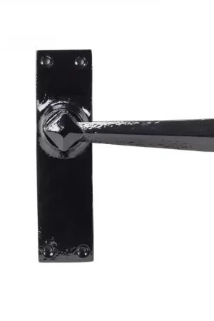 Wardlo deurkruk op schild 148x39mm Blind smeedijzer zwart Laatste Versie