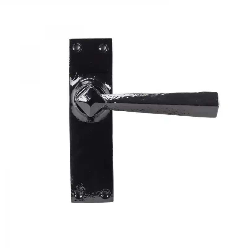 Wardlo deurkruk op schild 148x39mm Blind smeedijzer zwart Laatste Versie