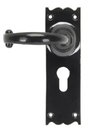 Flitsaanbieding Wardlo deurkruk op schild 167x50mm PC47 smeedijzer zwart