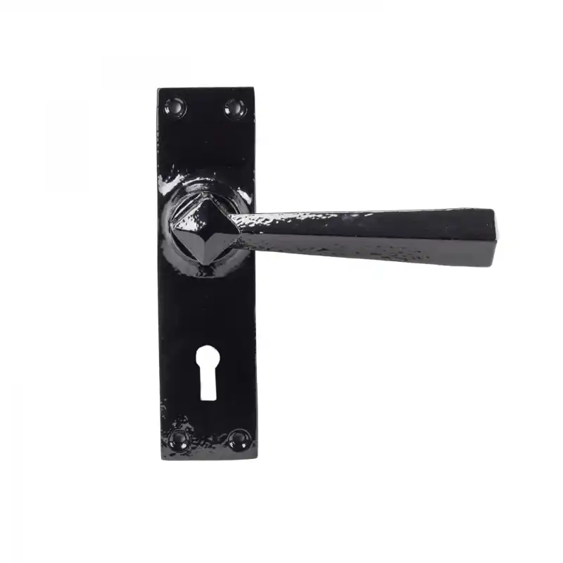 Flitsaanbieding Wardlo deurkruk op schild 148x39mm BB57 smeedijzer zwart