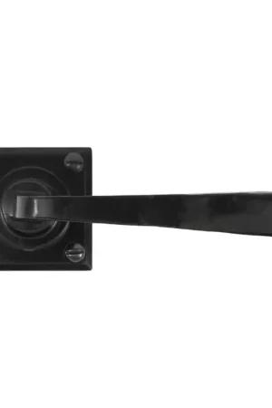 Direct Verzonden Wardlo deurkruk op rozet kruk 118mm, rozet 52x52x5mm vierkant geveerd smeedijzer zwart
