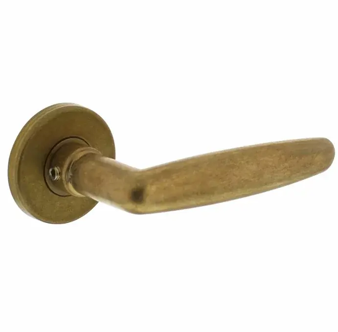 Direct Beschikbaar Intersteel deurklink Sophie met rozet ø49x7mm verdekt messing getrommeld