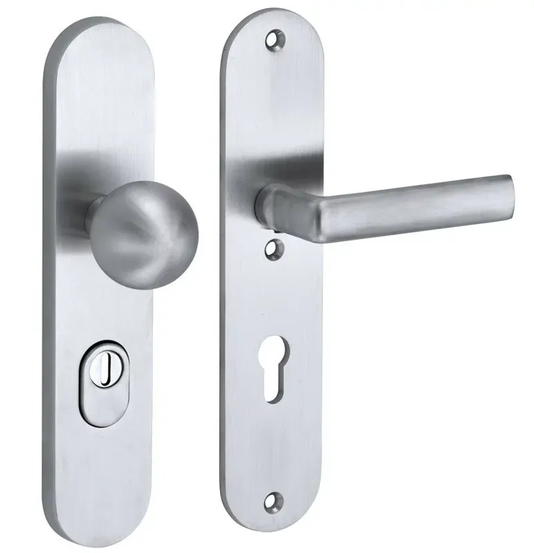 SKG3 PC92 knop/kruk op ovaal schild Padania rechts + kerntrekbeveiliging mat chroom Goedkoop