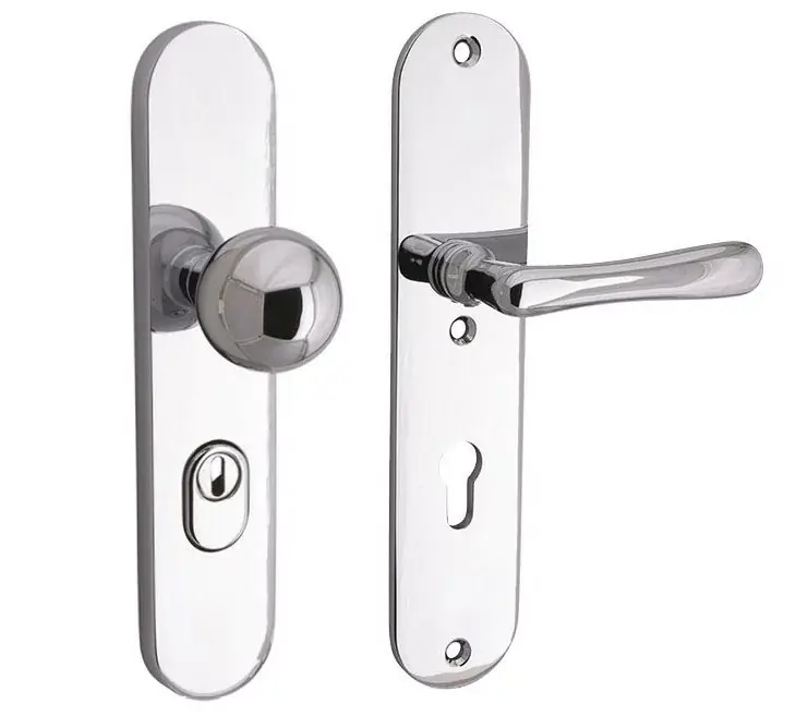 Snelle Levering SKG3 PC55 knop/kruk op ovaal schild Linea rechts + kerntrekbeveiliging glans chroom