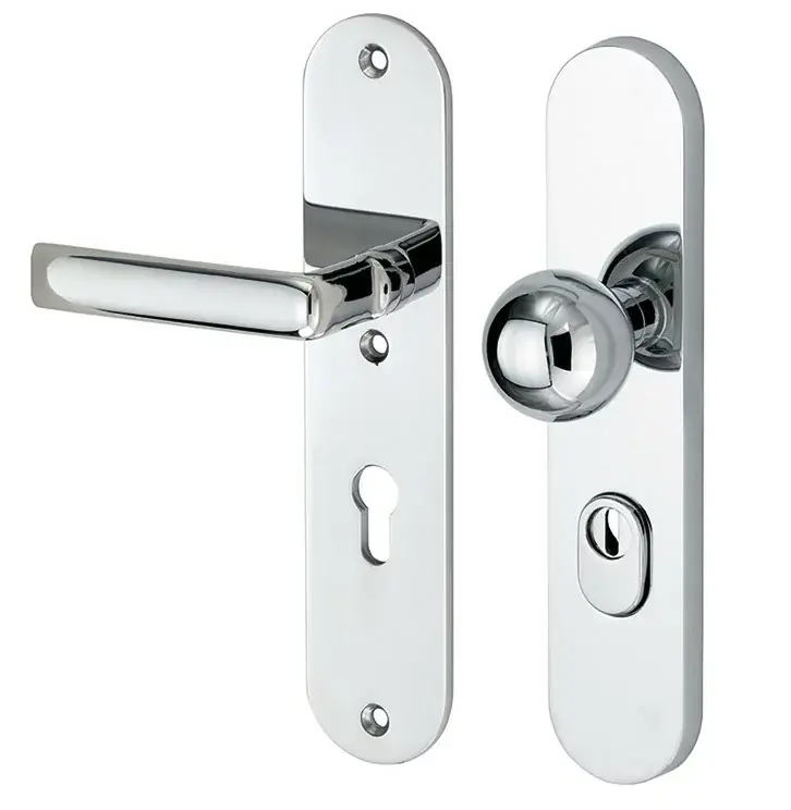 Koop Online SKG3 PC55 knop/kruk op ovaal schild Padania links + kerntrekbeveiliging glans chroom