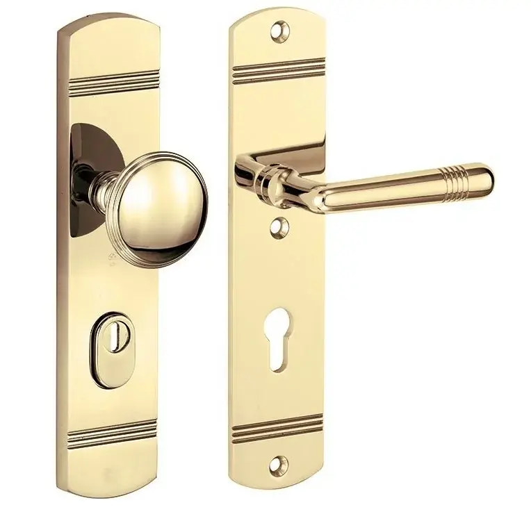 Direct Beschikbaar SKG3 PC92 knop/kruk op schild Art-Deco rechts + kerntrekbeveiliging messing gelakt/messing PVD